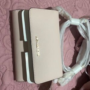 JET SET TRAVEL POWDER BLUSH CROSSBODY NEW PURSE ( SMALL) GOLD TONE